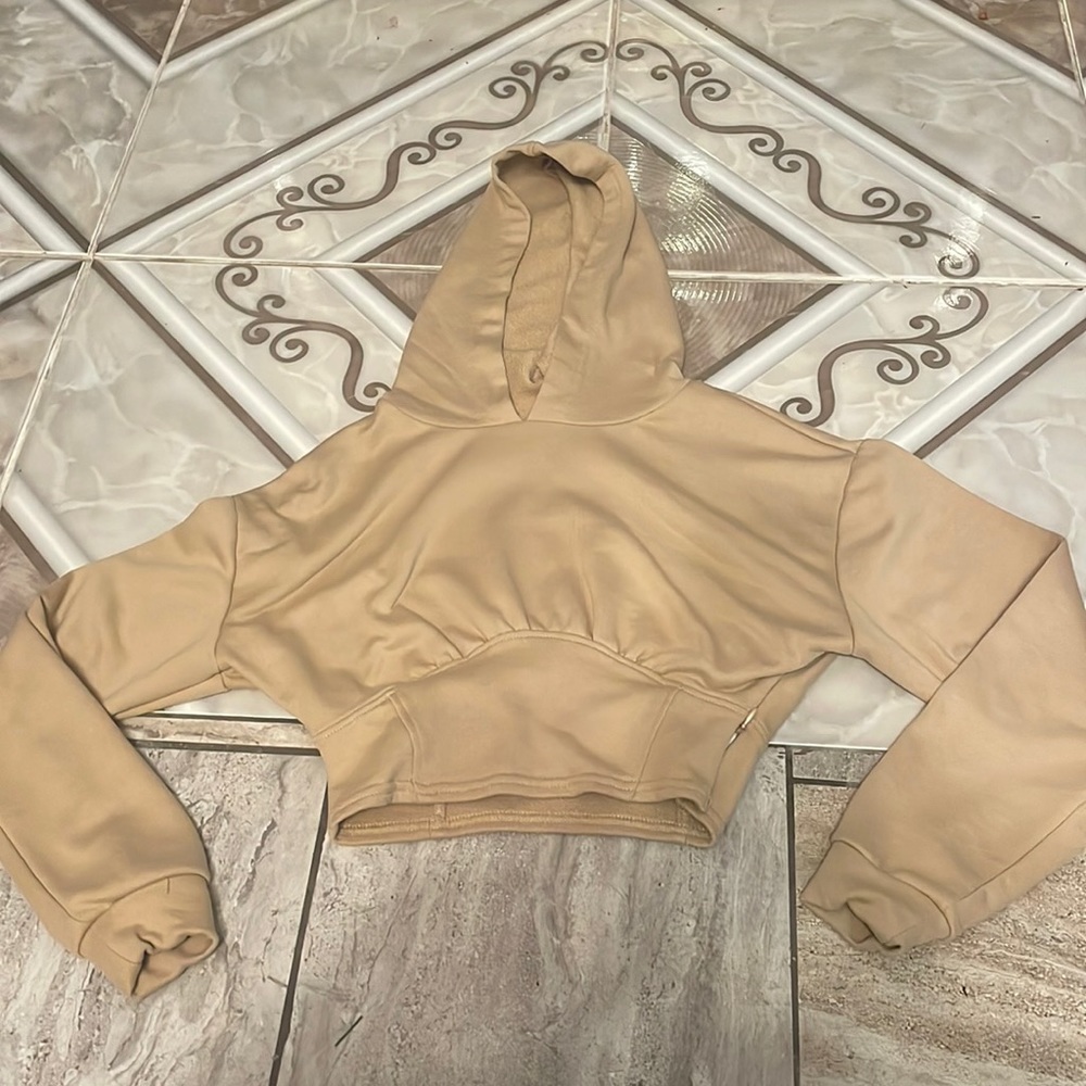 Long sleeve crop top
